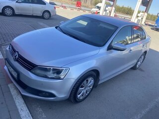 2013 Volkswagen Jetta VI, серебристый, 900000 рублей, вид 2