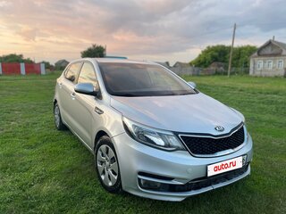 2015 Kia Rio 6-speed III, серебристый, 750000 рублей, вид 4