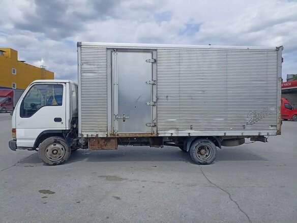 1998 Isuzu Elf (N-series), белый, 880000 рублей - вид 7