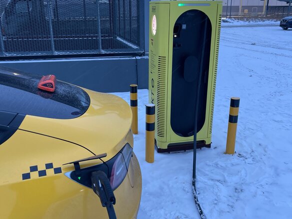 2021 Tesla Model 3 Standart Plus I, жёлтый, 2650000 рублей - вид 5