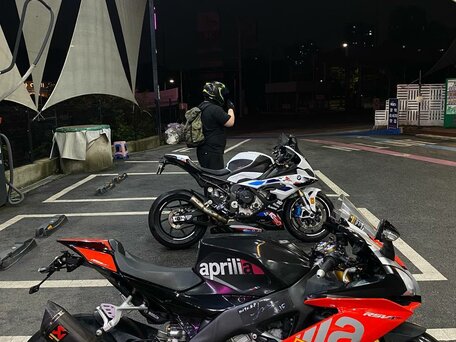 2018 Aprilia RSV4, чёрный, 1700000 рублей, вид 3