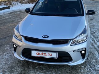 2019 Kia Rio IV, серебристый, 1450000 рублей, вид 3