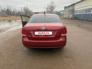 2012 Volkswagen Polo V, красный, 800000 рублей, вид 3