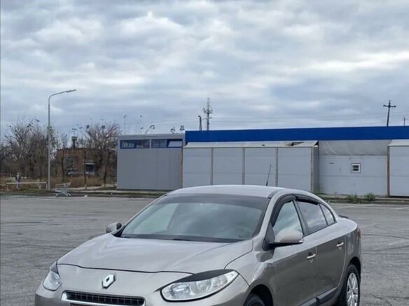 2011 Renault Fluence I, бежевый, 520000 рублей