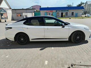 2021 Toyota Camry VIII (XV70) Рестайлинг, белый, 2650000 рублей, вид 5