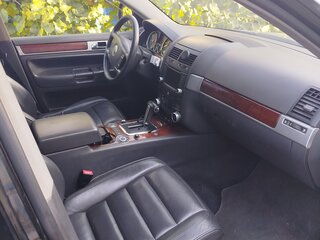 2006 Volkswagen Touareg I Рестайлинг, чёрный, 900000 рублей, вид 4