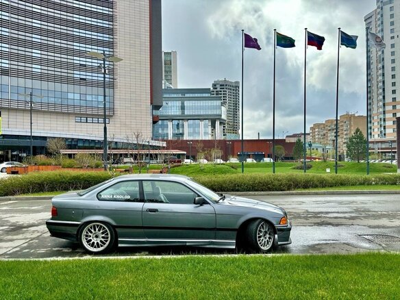 1992 BMW 3 серии 318i III (E36), серый, 1390000 рублей - вид 9