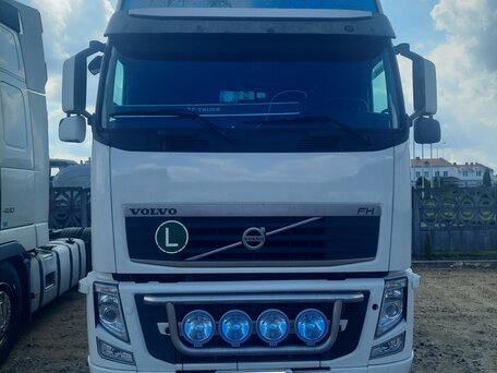 2011 Volvo FH, белый, 4000000 рублей, вид 2