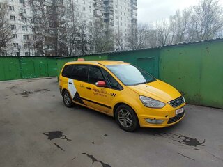 2014 Ford Galaxy II Рестайлинг, жёлтый, 500000 рублей, вид 2