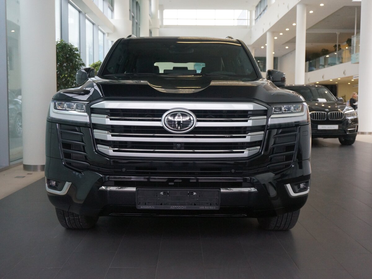 Открыть фотографии: Toyota Land Cruiser 300 Series