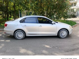 2013 Volkswagen Jetta VI, серебристый, 700000 рублей, вид 4