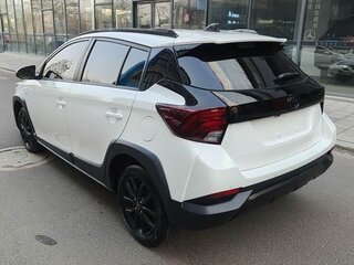 2021 Toyota Yaris L XP150 Рестайлинг, белый, 1320000 рублей, вид 4