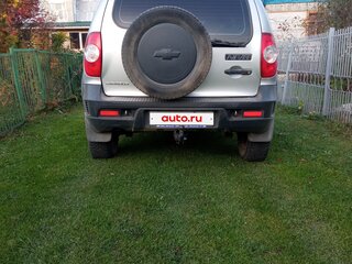 2011 Chevrolet Niva I Рестайлинг, серебристый, 470000 рублей, вид 5