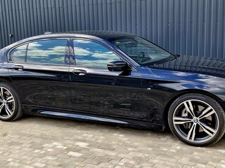 2017 BMW 7 серии Long 740Li xDrive VI (G11/G12), чёрный, 3550000 рублей, вид 4