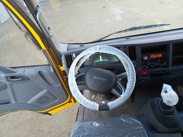 2024 Isuzu Elf (N-series), жёлтый, 7500000 рублей - вид 10