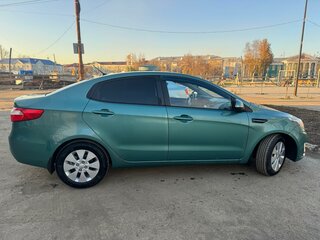 2012 Kia Rio 5-speed III, зелёный, 795000 рублей, вид 4