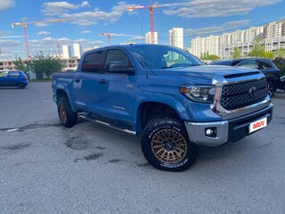 2019 Toyota Tundra CrewMax II Рестайлинг, синий, 5800000 рублей, вид 5