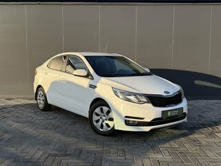 2016 Kia Rio III Рестайлинг, белый, 1125000 рублей, вид 5