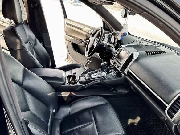 2010 Porsche Cayenne Diesel II (958), чёрный, 2350000 рублей - вид 7