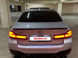 2020 BMW 5 серии 530i xDrive VII (G30/G31/G38) Рестайлинг, серебристый, 4050000 рублей, вид 4