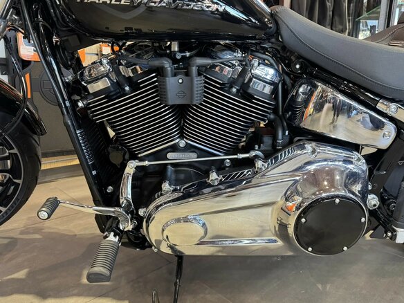 2025 Harley-Davidson Breakout, чёрный, 3550000 рублей - вид 16