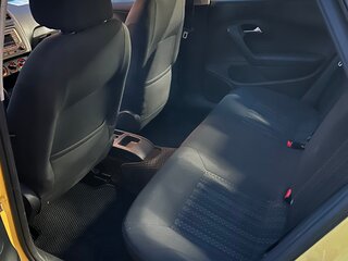 2018 Volkswagen Polo V Рестайлинг, жёлтый, 500000 рублей, вид 4