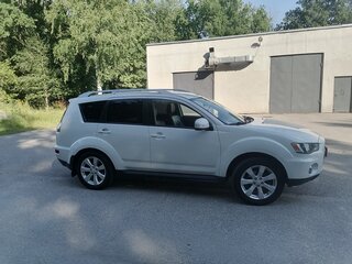 2010 Mitsubishi Outlander II Рестайлинг, белый, 840000 рублей, вид 2