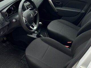 2020 Renault Logan II Рестайлинг, белый, 630000 рублей, вид 3
