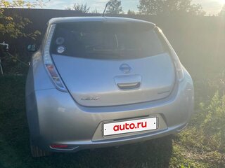 2011 Nissan Leaf I (ZE0/AZE0), серебристый, 650000 рублей, вид 3