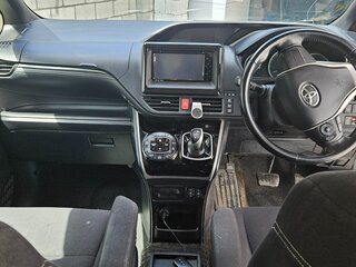 2015 Toyota Esquire I, белый, 1990000 рублей, вид 4
