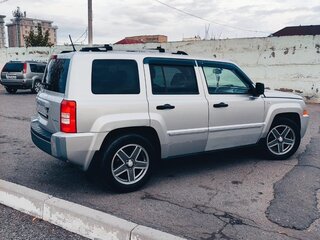 2007 Jeep Liberty (Patriot), серебристый, 755000 рублей, вид 4