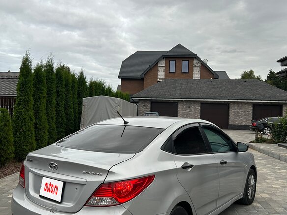 2013 Hyundai Solaris I, серебристый - вид 4