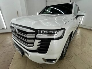 2021 Toyota Land Cruiser 300 Series, белый, 8550000 рублей, вид 2