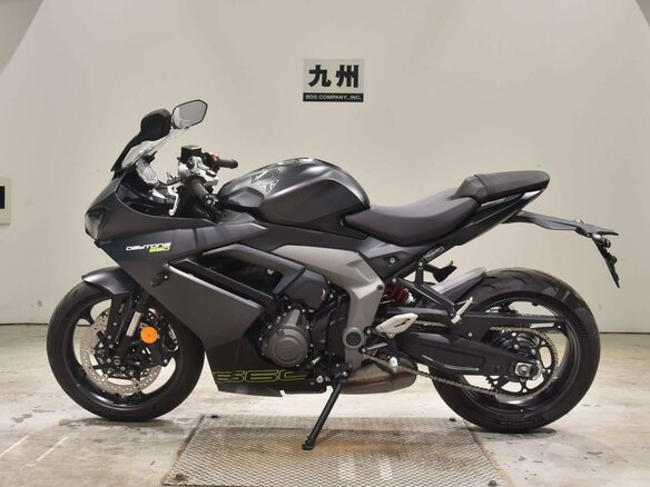 2024 Triumph Daytona 660, чёрный, 999000 рублей