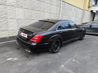 2010 Mercedes-Benz S-Класс 500 V (W221) Рестайлинг, чёрный, 1400000 рублей, вид 5