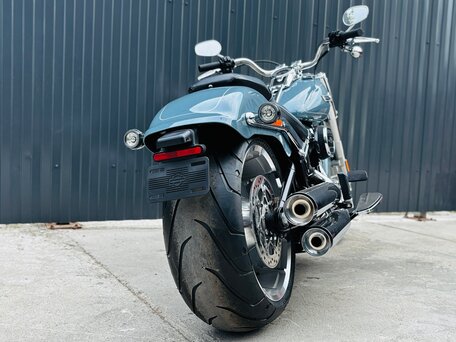 2024 Harley-Davidson Fat Boy, голубой, 3500000 рублей, вид 4