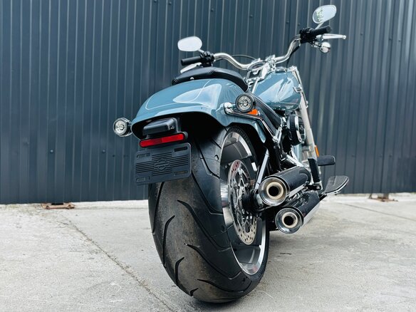 2024 Harley-Davidson Fat Boy, голубой, 3500000 рублей - вид 3