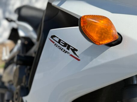2016 Honda CBR 650F, белый, 650000 рублей, вид 2
