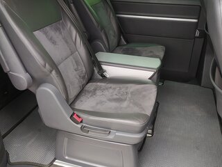 2010 Volkswagen Multivan T5 Рестайлинг, коричневый, 2080000 рублей, вид 3