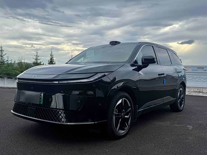 Открыть фотографии: Toyota bZ3X