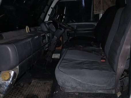 1994 Nissan Condor, белый, 500000 рублей, вид 4