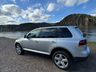2007 Volkswagen Touareg I Рестайлинг, серебристый, 1200000 рублей, вид 2