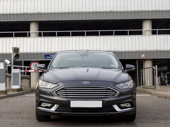 2018 Ford Fusion (North America) II Рестайлинг, серый, 1200000 рублей - вид 2