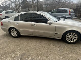 2003 Mercedes-Benz E-Класс 320 III (W211, S211), серебристый, 750000 рублей, вид 1