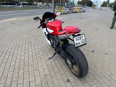 2014 MV Agusta F3 800, красный, 790000 рублей, вид 4