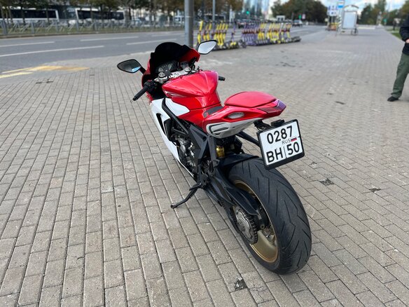 2014 MV Agusta F3 800, красный, 790000 рублей - вид 3