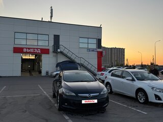 2011 Opel Astra GTC J Рестайлинг, чёрный, 730000 рублей, вид 4