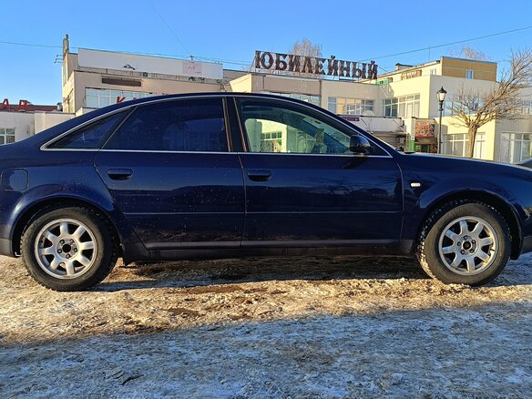 1998 Audi A6 II (C5), синий, 600000 рублей - вид 1