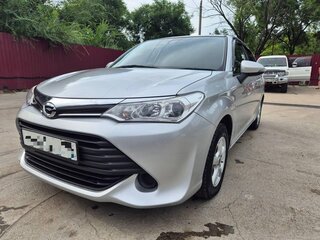 2015 Toyota Corolla Axio XI (E160, E170, E180), серебристый, 925000 рублей, вид 3