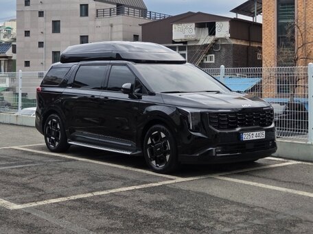 2025 Kia Carnival IV Рестайлинг, чёрный, 5399999 рублей, вид 1